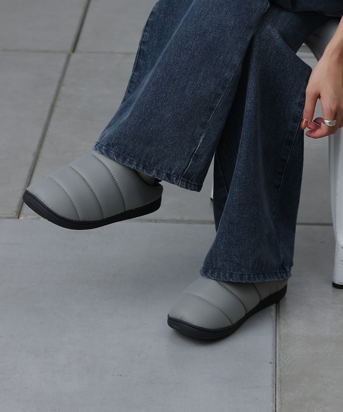 COLONY 2139（コロニートゥーワンスリーナイン）の「クロッグシューズ（ルームシューズ/スリッパ・レディース・グレー/ブラック・LARGE/MEDIUM）」の9枚目の写真