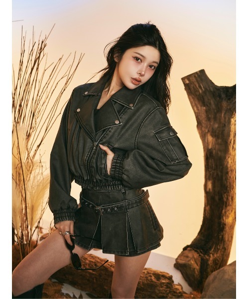 Darich（ダーリッチ）の「アンティークレザープリーツショートパンツ（その他パンツ・レディース・ブラウン/ブラック・S/M）」の12枚目の写真