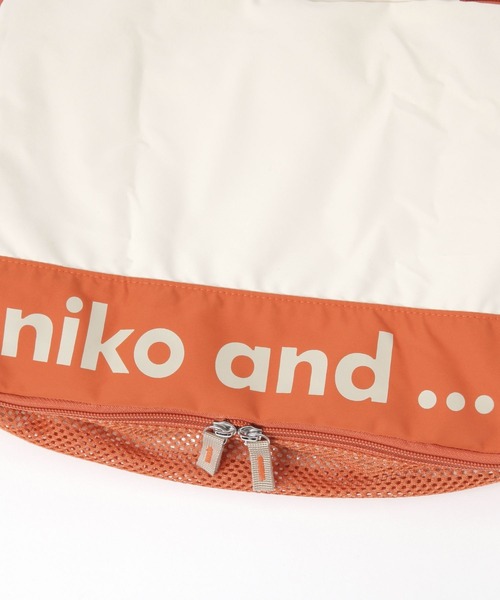 niko and...(ニコアンド)の「オリジナルニコロゴオーガナイザー/Mサイズ(トラベルグッズ・レディース・アイボリー/ブラック・XX-SMALL)」の15枚目の写真