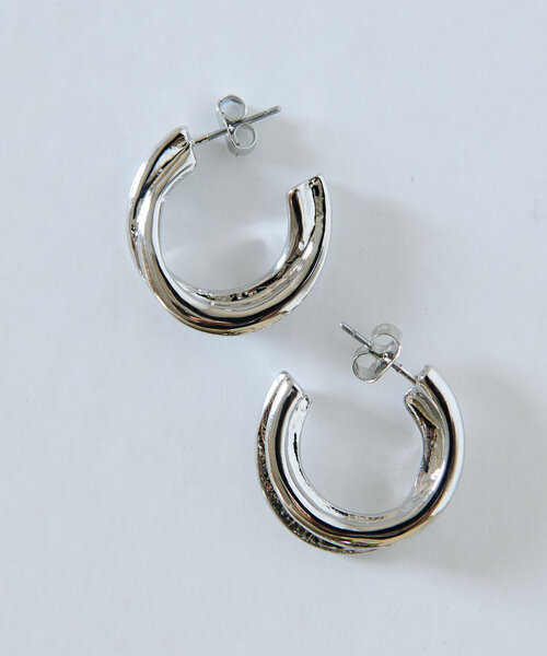 un dix cors（アンディコール）の「ヴィンテージ風フープピアス（ピアス（両耳用）・レディース・ゴールド/シルバー・FREE）」の5枚目の写真