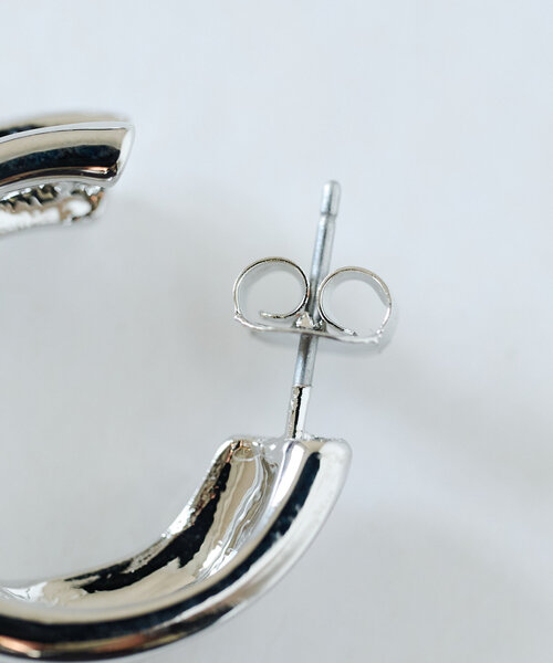 un dix cors（アンディコール）の「ヴィンテージ風フープピアス（ピアス（両耳用）・レディース・ゴールド/シルバー・FREE）」の8枚目の写真