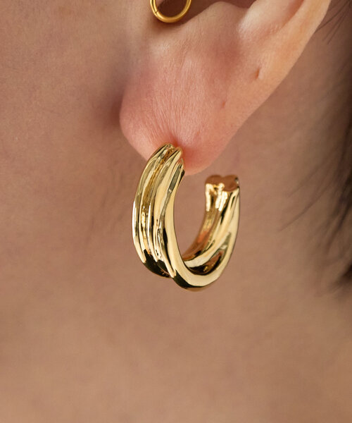 un dix cors（アンディコール）の「ヴィンテージ風フープピアス（ピアス（両耳用）・レディース・ゴールド/シルバー・FREE）」の4枚目の写真