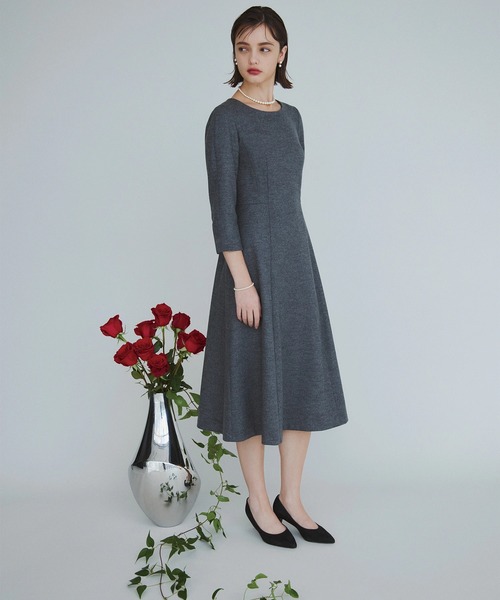 STRAWBERRY-FIELDS（ストロベリーフィールズ）の「ウール天竺美ラインワンピース（ワンピース・レディース・ネイビー/MD.Gray/グレイッシュベージュ・2）」の11枚目の写真