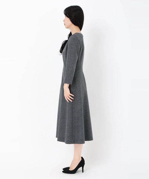 STRAWBERRY-FIELDS（ストロベリーフィールズ）の「ウール天竺美ラインワンピース（ワンピース・レディース・ネイビー/MD.Gray/グレイッシュベージュ・2）」の5枚目の写真