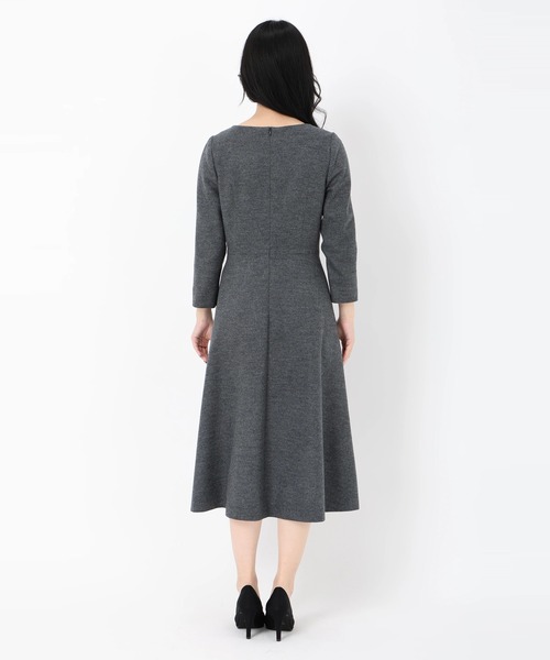 STRAWBERRY-FIELDS（ストロベリーフィールズ）の「ウール天竺美ラインワンピース（ワンピース・レディース・ネイビー/MD.Gray/グレイッシュベージュ・2）」の6枚目の写真