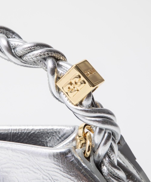 GANNI（ガニー）の「GANNI Bou Bag Mini Metallic ガニー ボウ バッグ ミニ メタリック ハンドバッグ（ハンドバッグ・レディース・シルバー・FREE）」の16枚目の写真