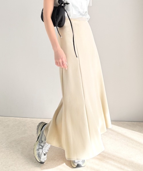 classicalelf(クラシカルエルフ)の「美ライン。カットジョーゼットハイウエストマーメイドロングスカート(スカート・レディース・ベージュ/チャコール/ブラック/アイボリー・LARGE/MEDIUM/SMALL/X-LARGE)」の17枚目の写真