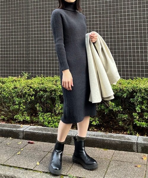 &soiree(アンドソワレ)の「【&soiree】タートルネックリブニットワンピース(ワンピース・レディース・ベージュ/グレー/オフホワイト・FREE)」の19枚目の写真