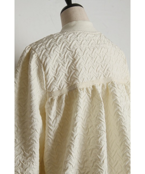 &. NOSTALGIA（アンドドットノスタルジア）の「【ZOZO限定】ふくれジャガードバルーンブルゾン（ブルゾン・レディース・アイボリー/ブラック・M）」の5枚目の写真