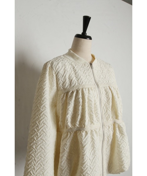 &. NOSTALGIA（アンドドットノスタルジア）の「【ZOZO限定】ふくれジャガードバルーンブルゾン（ブルゾン・レディース・アイボリー/ブラック・M）」の8枚目の写真