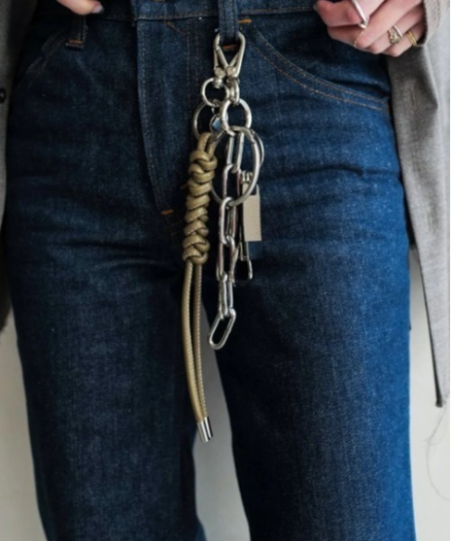 ITTI(イッチ)の「ITTI/イッチ/CRISTY SNAKE KNOT CHARM / STCOW(キーホルダー・メンズ・アイボリー/ブラック/ライトグレー・F)」の7枚目の写真