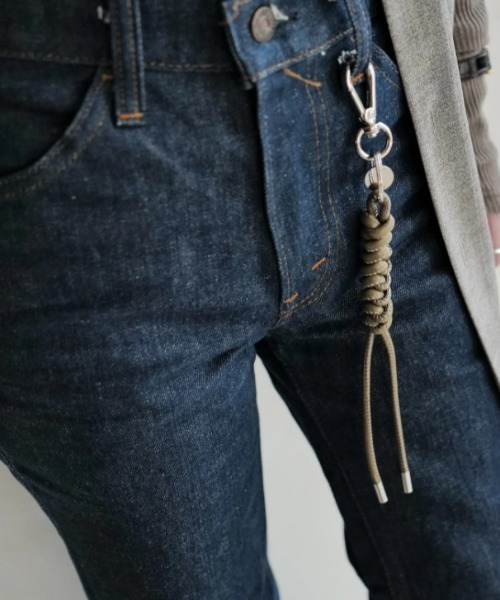 ITTI(イッチ)の「ITTI/イッチ/CRISTY SNAKE KNOT CHARM / STCOW(キーホルダー・メンズ・アイボリー/ブラック/ライトグレー・F)」の8枚目の写真