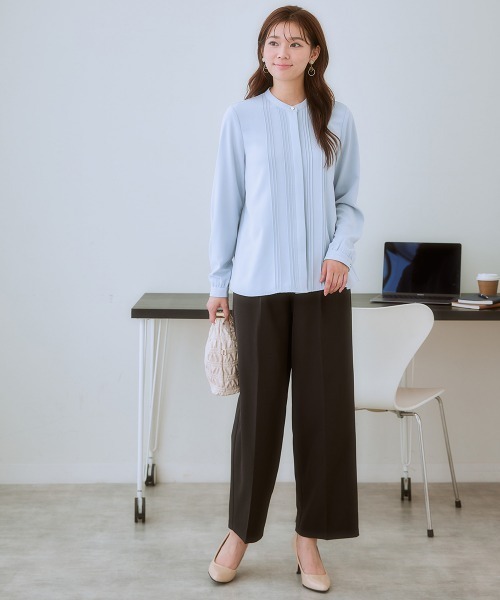 7days Life Styling（セブンデイズライフスタイリング）の「ストレッチパウダーサテンピンタックブラウス（しわになりにくい・速乾・洗濯機OK・UVカット）<大きいサイズ有>（シャツ/ブラウス・レディース・オフホワイト/ライトグレー/ネイビー/グレイッシュベージュ・LL/3L/M/L/S/4L）」の9枚目の写真