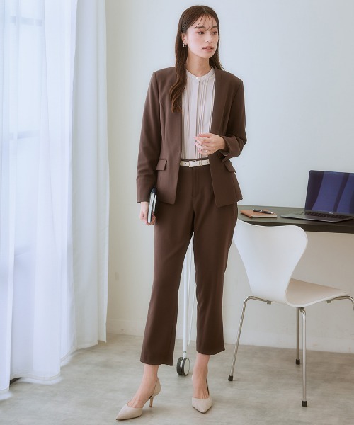 7days Life Styling（セブンデイズライフスタイリング）の「ストレッチパウダーサテンピンタックブラウス（しわになりにくい・速乾・洗濯機OK・UVカット）<大きいサイズ有>（シャツ/ブラウス・レディース・オフホワイト/ライトグレー/ネイビー/グレイッシュベージュ・LL/3L/M/L/S/4L）」の11枚目の写真