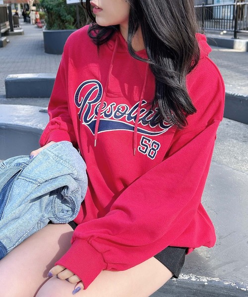 INGNI（イング）の「ベースボールロゴパーカーチュニック（パーカー・レディース・ブラック×グレー/ベージュ系その他/ベージュ系その他2/レッド系・M）」の4枚目の写真