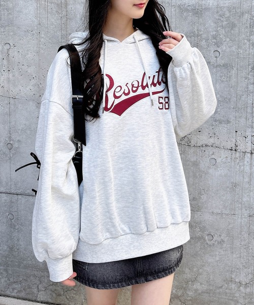 INGNI（イング）の「ベースボールロゴパーカーチュニック（パーカー・レディース・ブラック×グレー/ベージュ系その他/ベージュ系その他2/レッド系・M）」の11枚目の写真