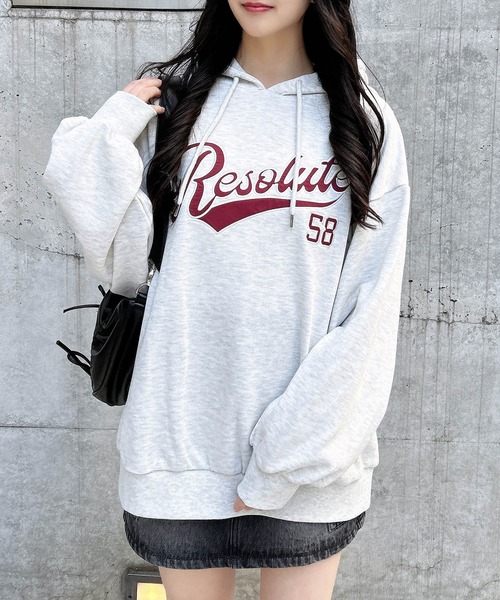 INGNI（イング）の「ベースボールロゴパーカーチュニック（パーカー・レディース・ブラック×グレー/ベージュ系その他/ベージュ系その他2/レッド系・M）」の6枚目の写真