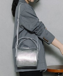 Beau're（ヴュレ）の「【BEAURE/ビュレ】カウレザー 2WAY ドラム型 ミニ ボストン（ボストンバッグ）」