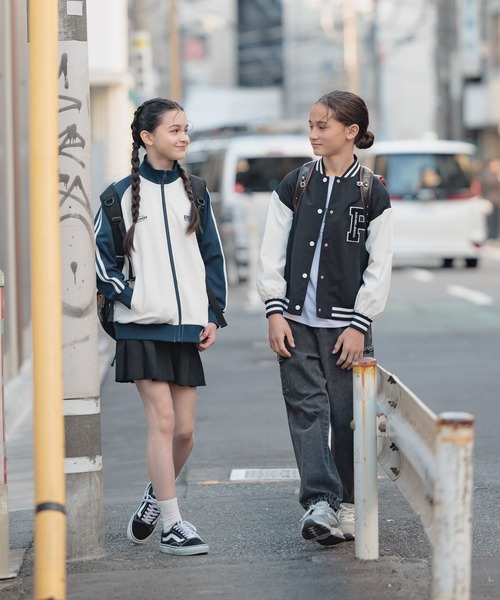 GLOBAL WORK（グローバルワーク）の「BIGトラックジャケット/291990（ジャージ・キッズ・ホワイト×ネイビー/グリーン・150cm/140cm/160cm/170cm）」の9枚目の写真