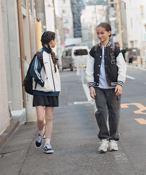 GLOBAL WORK（グローバルワーク）の「BIGトラックジャケット/291990（ジャージ・キッズ・ホワイト×ネイビー/グリーン・150cm/140cm/160cm/170cm）」の3枚目の写真