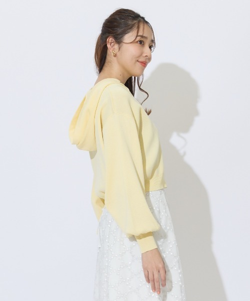 AND COUTURE（アンドクチュール）の「クロップドニットフーディー（パーカー・レディース・イエロー/ブルー/アイボリー/ブラック・FREE）」の12枚目の写真