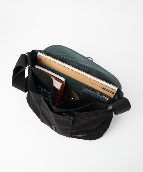 GLENROYAL（グレンロイヤル）の「【GLENROYAL/グレンロイヤル】J2-0031 フラップショルダーバッグ(ブリティッシュツイル)（ショルダーバッグ・メンズ・ブラック/ベージュ・00）」の7枚目の写真