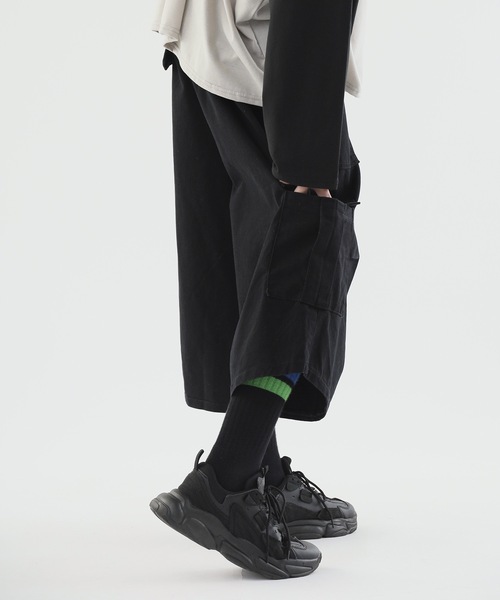 Theater code(シアターコード)の「【26SS再入荷】Wide Silhouette Cargo Half Pants / ワイドシルエット ミドル丈 カーゴ ハーフパンツ(その他パンツ・メンズ・ベージュ/ブラック/カーキ・M/L)」の5枚目の写真