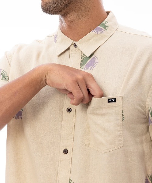 BILLABONG(ビラボン)の「BILLABONG メンズ CORDOBA SS 半袖シャツ 【2025年春夏モデル】/ビラボン総柄プリント半袖シャツ(シャツ/ブラウス・メンズ・ブルー系その他/アイボリー/ブルー・MEDIUM/LARGE/X-LARGE)」の6枚目の写真