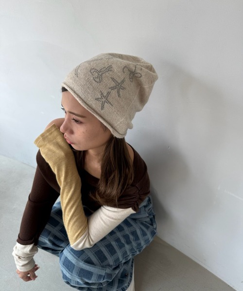 SANSeLF（サンセルフ）の「【SANSeLF】 ビジューグラフィックビーニー ニット帽 ストーン sana25a002（ニットキャップ/ビーニー・レディース・アイボリー/ブラック/グレー・FREE）」の11枚目の写真