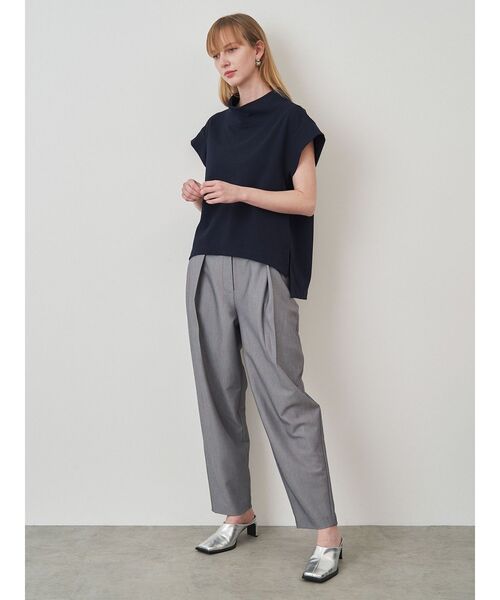 ELENDEEK（エレンディーク）の「オフネックカットソー（Tシャツ/カットソー・レディース・オフホワイト/ブラック/ネイビー・FREE）」の6枚目の写真