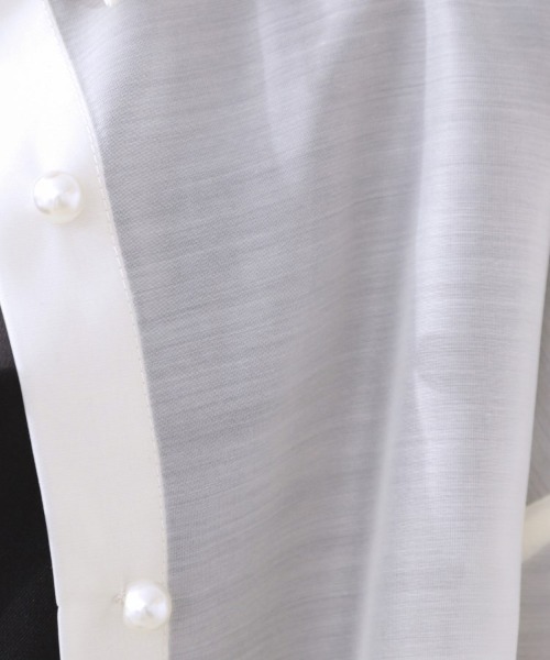 couture brooch（クチュールブローチ）の「【洗える・オシャレな透け感】パール調ボタンシアーシャツ（シャツ/ブラウス・レディース・サンドベージュ/アイボリー/サックスブルー/ホワイト系3・42/38/36）」の9枚目の写真