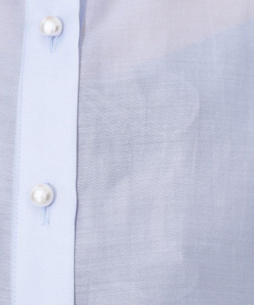 couture brooch（クチュールブローチ）の「【洗える・オシャレな透け感】パール調ボタンシアーシャツ（シャツ/ブラウス・レディース・サンドベージュ/アイボリー/サックスブルー/ホワイト系3・42/38/36）」の11枚目の写真