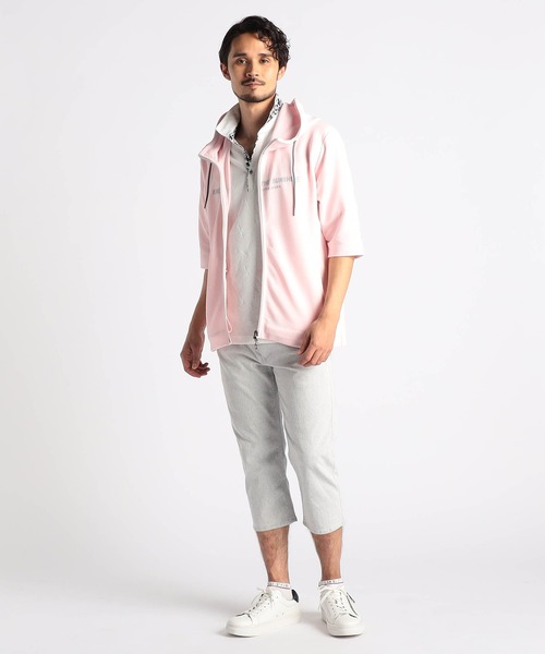 NICOLE CLUB FOR MEN（ニコルクラブフォーメン）の「梨地5分袖フードロゴプリントパーカー（パーカー・メンズ・オフホワイト/ブラック/サックスブルー/ピンク系・MEDIUM/LARGE/X-LARGE）」の5枚目の写真