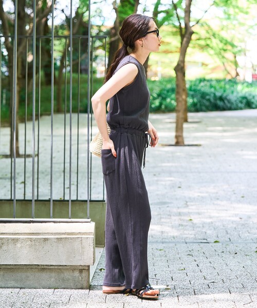 FREAK'S STORE(フリークスストア)の「限定展開 ランダム テレコ ノースリーブ オールインワン(つなぎ/オールインワン・レディース・ブルー/ナチュラル/オリーブ/オレンジ/スミクロ・SMALL/MEDIUM)」の17枚目の写真