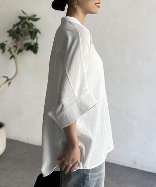 Chez toi（シェトワ）の「リネンタッチ袖ターンバックブラウス（シャツ/ブラウス・レディース・ネイビー/サックスブルー/オフホワイト/キャメル・FREE）」の8枚目の写真