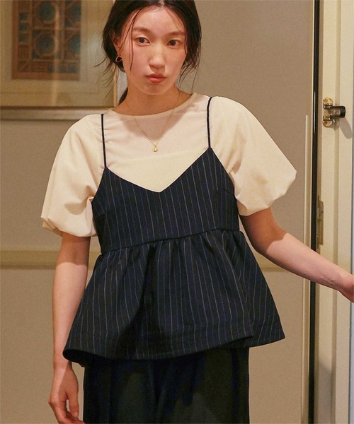 titivate(ティティベイト)の「Vネックペプラムキャミソールトップス(キャミソール・レディース・ネイビー/ベージュ/ブラウン/ブラック・M/S/L)」の4枚目の写真