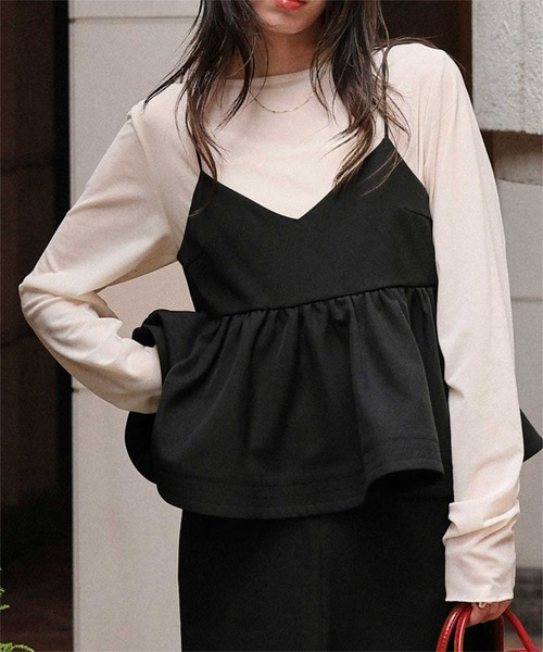 titivate(ティティベイト)の「Vネックペプラムキャミソールトップス(キャミソール・レディース・ネイビー/ベージュ/ブラウン/ブラック・M/S/L)」の1枚目の写真