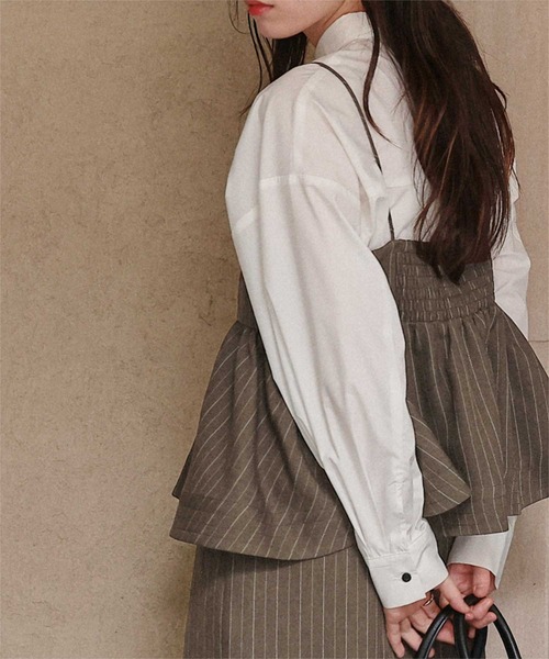 titivate(ティティベイト)の「Vネックペプラムキャミソールトップス(キャミソール・レディース・ネイビー/ベージュ/ブラウン/ブラック・M/S/L)」の17枚目の写真