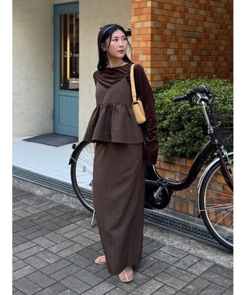 titivate(ティティベイト)の「Vネックペプラムキャミソールトップス(キャミソール・レディース・ネイビー/ベージュ/ブラウン/ブラック・M/S/L)」の10枚目の写真