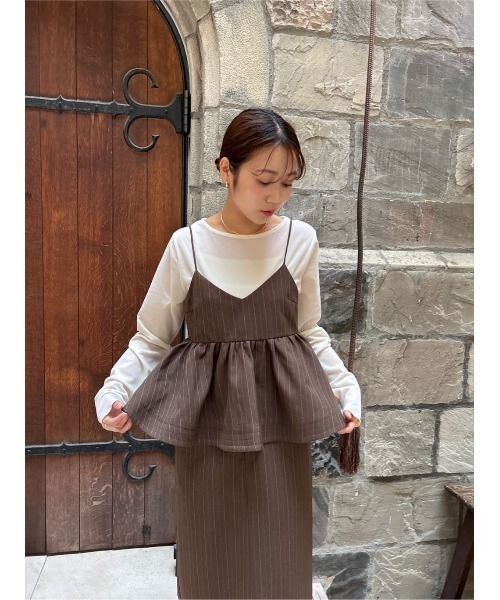 titivate(ティティベイト)の「Vネックペプラムキャミソールトップス(キャミソール・レディース・ネイビー/ベージュ/ブラウン/ブラック・M/S/L)」の7枚目の写真