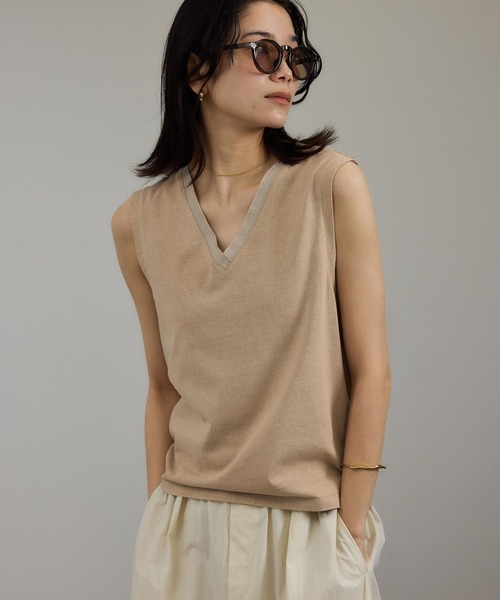 SALON adam et rope'(サロン アダム エ ロペ)の「ビンテージライクオーバーダイプランジネックプルーバー(タンクトップ・レディース・ベージュ系その他/グレー・FREE)」の2枚目の写真