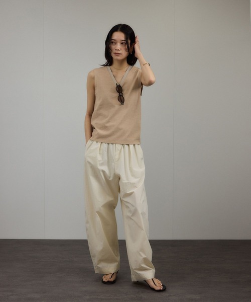 SALON adam et rope'(サロン アダム エ ロペ)の「ビンテージライクオーバーダイプランジネックプルーバー(タンクトップ・レディース・ベージュ系その他/グレー・FREE)」の3枚目の写真