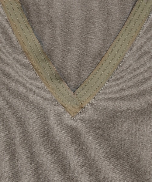 SALON adam et rope'(サロン アダム エ ロペ)の「ビンテージライクオーバーダイプランジネックプルーバー(タンクトップ・レディース・ベージュ系その他/グレー・FREE)」の17枚目の写真