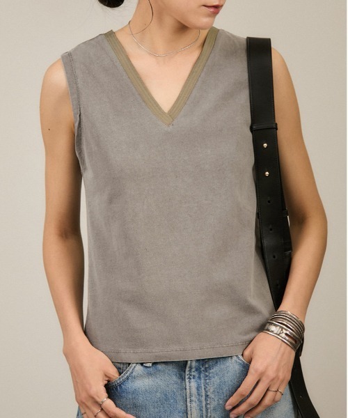 SALON adam et rope'(サロン アダム エ ロペ)の「ビンテージライクオーバーダイプランジネックプルーバー(タンクトップ・レディース・ベージュ系その他/グレー・FREE)」の19枚目の写真