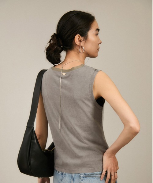 SALON adam et rope'(サロン アダム エ ロペ)の「ビンテージライクオーバーダイプランジネックプルーバー(タンクトップ・レディース・ベージュ系その他/グレー・FREE)」の20枚目の写真