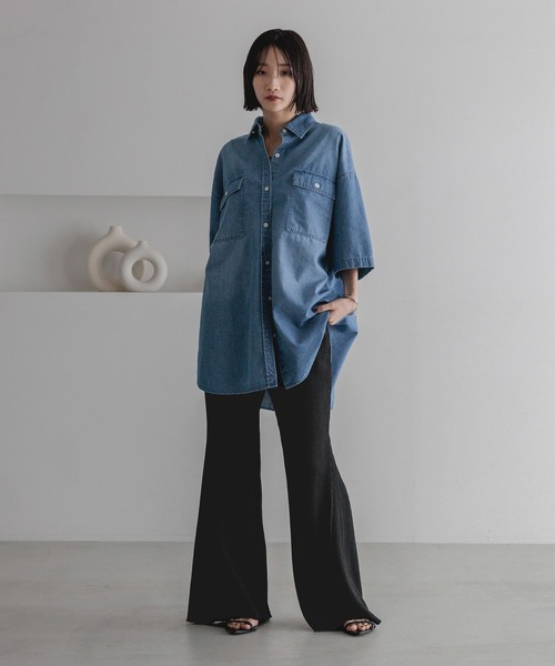 LOWRYS FARM(ローリーズファーム)の「デニムBIGシャツSS 490261(シャツ/ブラウス・レディース・ライトブルー/グレー/ブルー・FREE)」の11枚目の写真