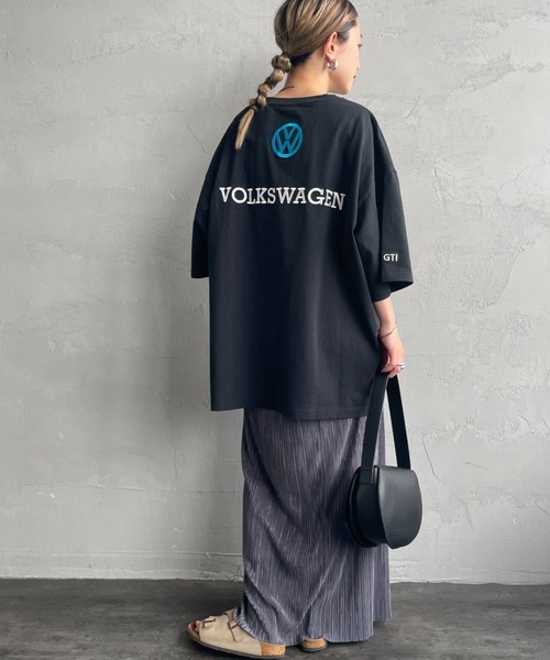 Volkswagen（フォルクスワーゲン）の「[VOLKSWAGEN×JEANS FACTORY/フォルクスワーゲン×ジーンズファクトリー] VOLKSWAGEN コラボレーション レーシング プリントＴシャツ（Tシャツ/カットソー・レディース・ブラック/ホワイト・M/L/S）」の6枚目の写真
