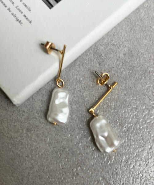 ハンマード仕上げ 両耳用ピアス 69-E152