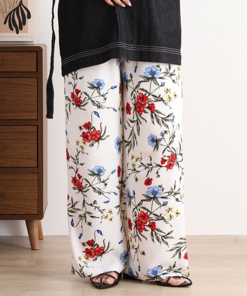 FUNALIVE(ファンアライブ)の「花柄ルーズパンツ(スラックス・レディース・オフホワイト/ブラック・FREE)」の15枚目の写真
