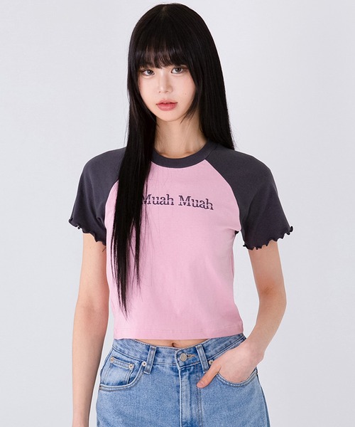 muahmuah(ムーアムーア)の「A'GEM/9 × .kom 『muah muah/ムーアムーア』STITCH RAGLAN FRILL HALF T-Shirt ステッチラグラン フリルハーフ Tシャツ(Tシャツ/カットソー・レディース・グレー/ホワイト/ピンク・FREE)」の2枚目の写真